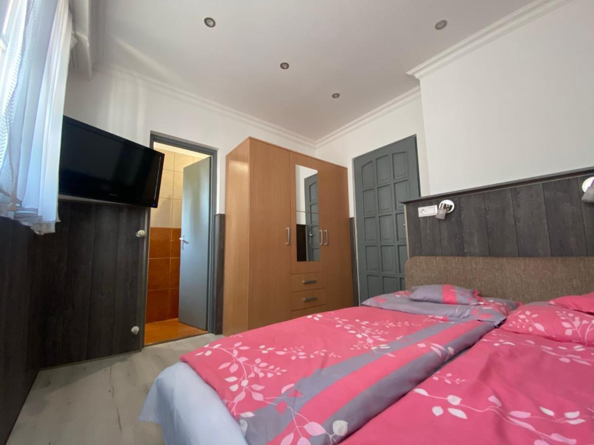 Holiday Apartmanhaz Balatonfured Exterior photo