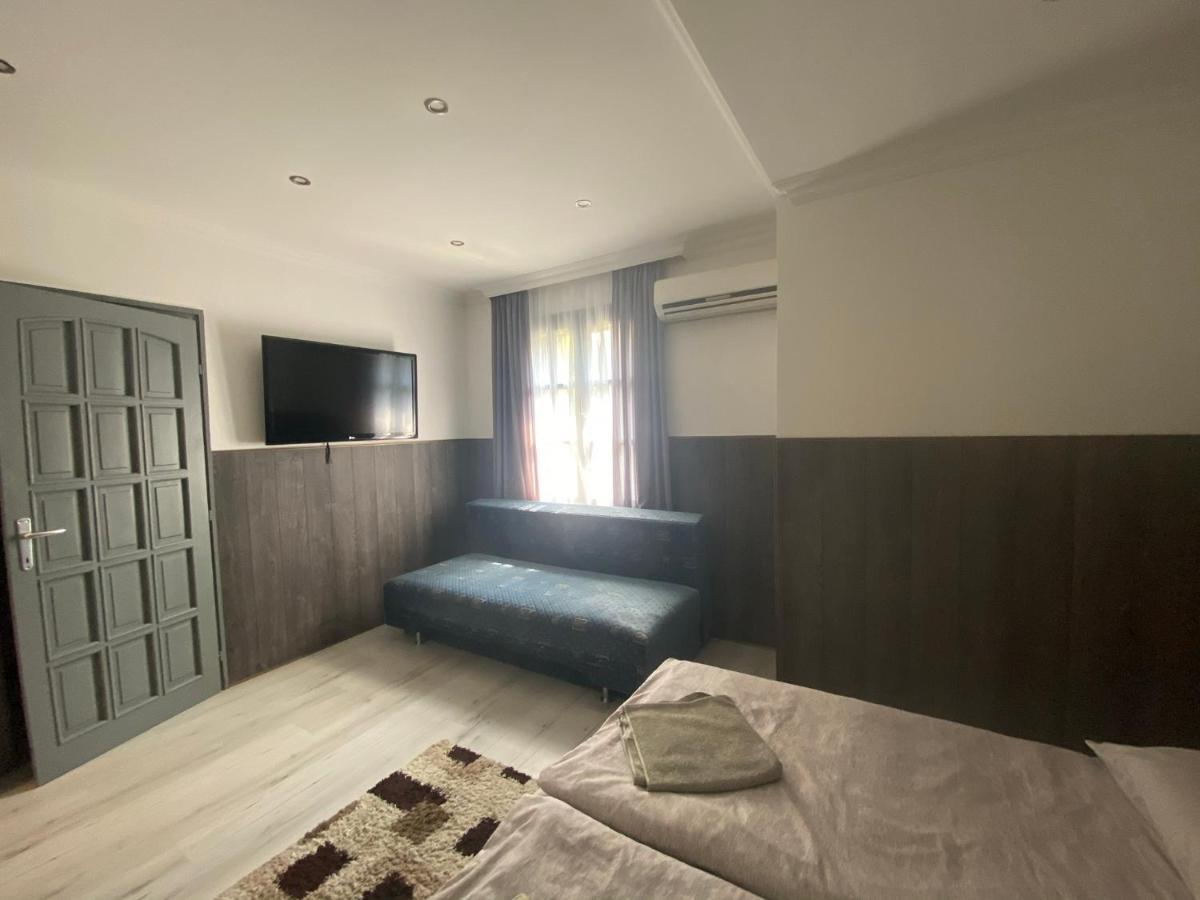 Holiday Apartmanhaz Balatonfured Exterior photo