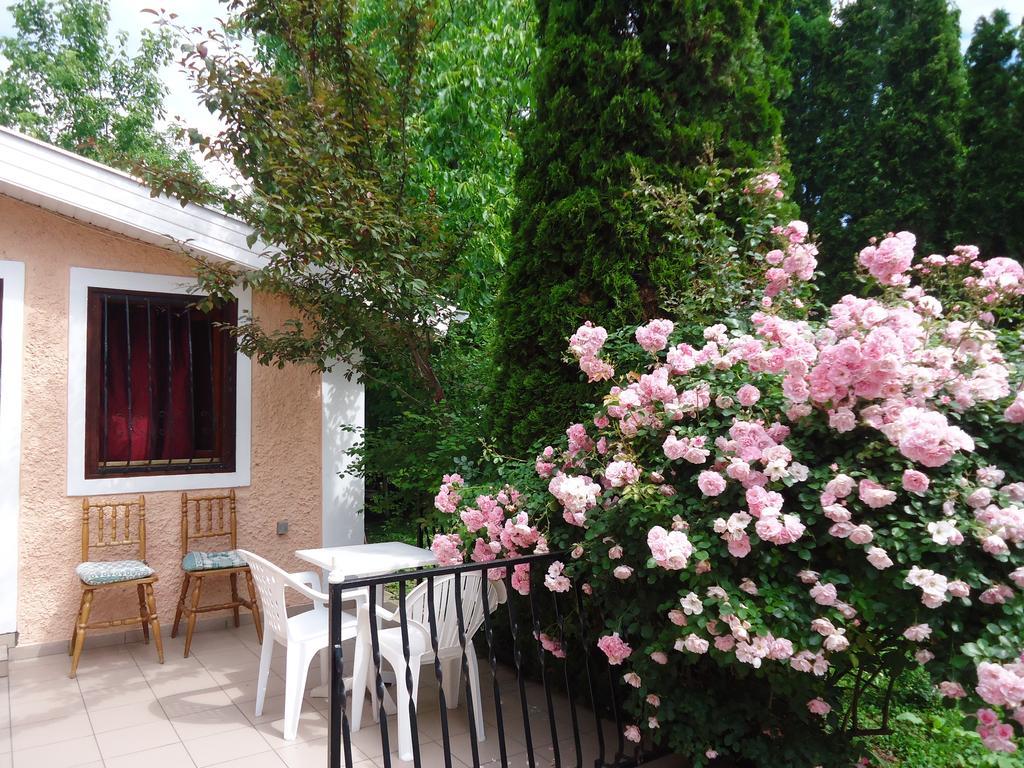 Holiday Apartmanhaz Balatonfured Room photo